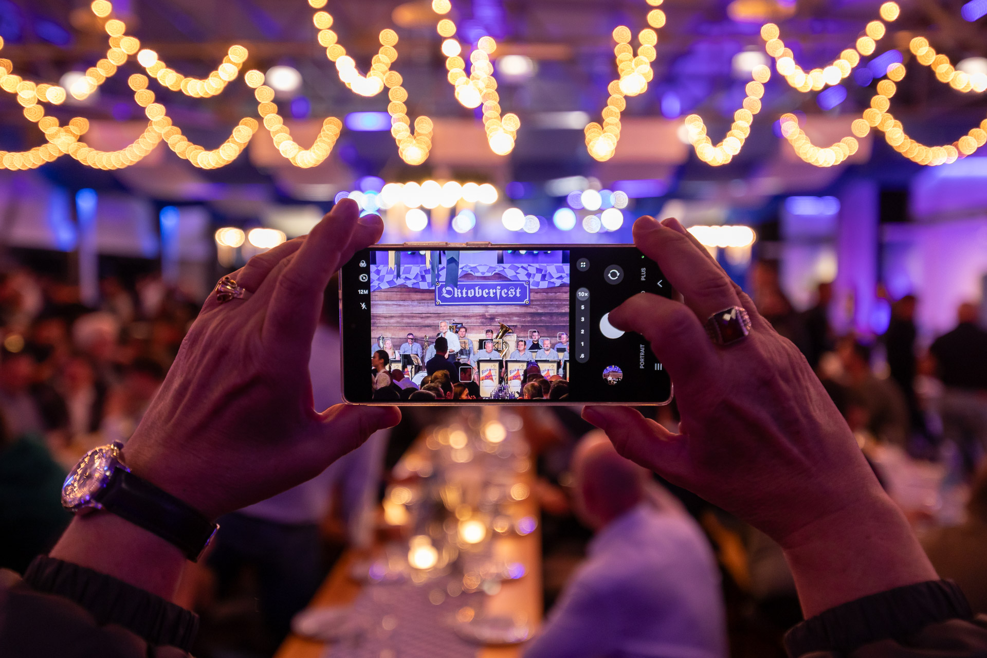 Lendenhalle Oktoberfest - MercedesBenz France