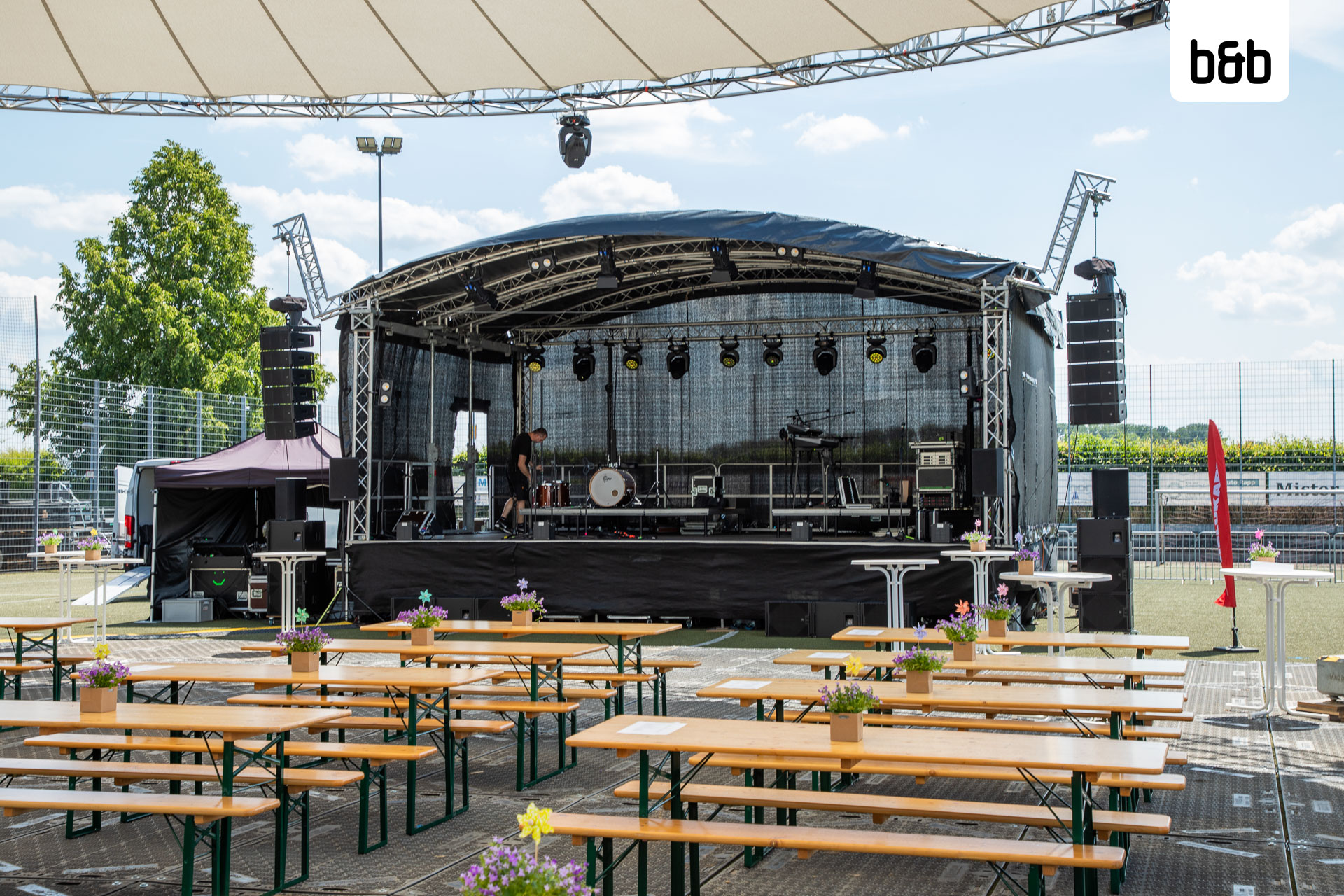Mobile Open-Air-Bühne Rundbogen 9m x 6m