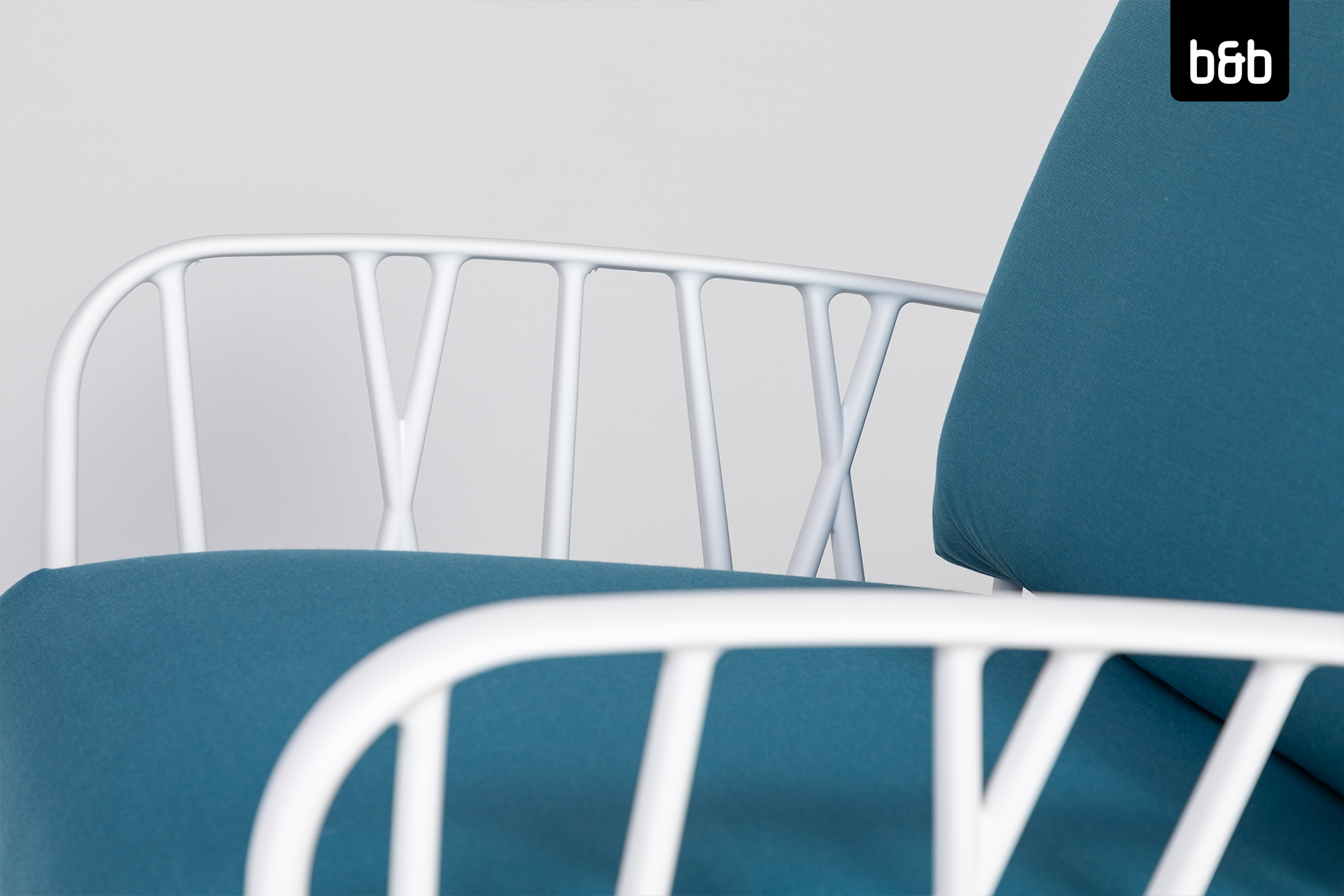2408-bb-a-76477-nardi_komodo_weiss-loungesessel_kissen_adria-blau-03-171.jpg