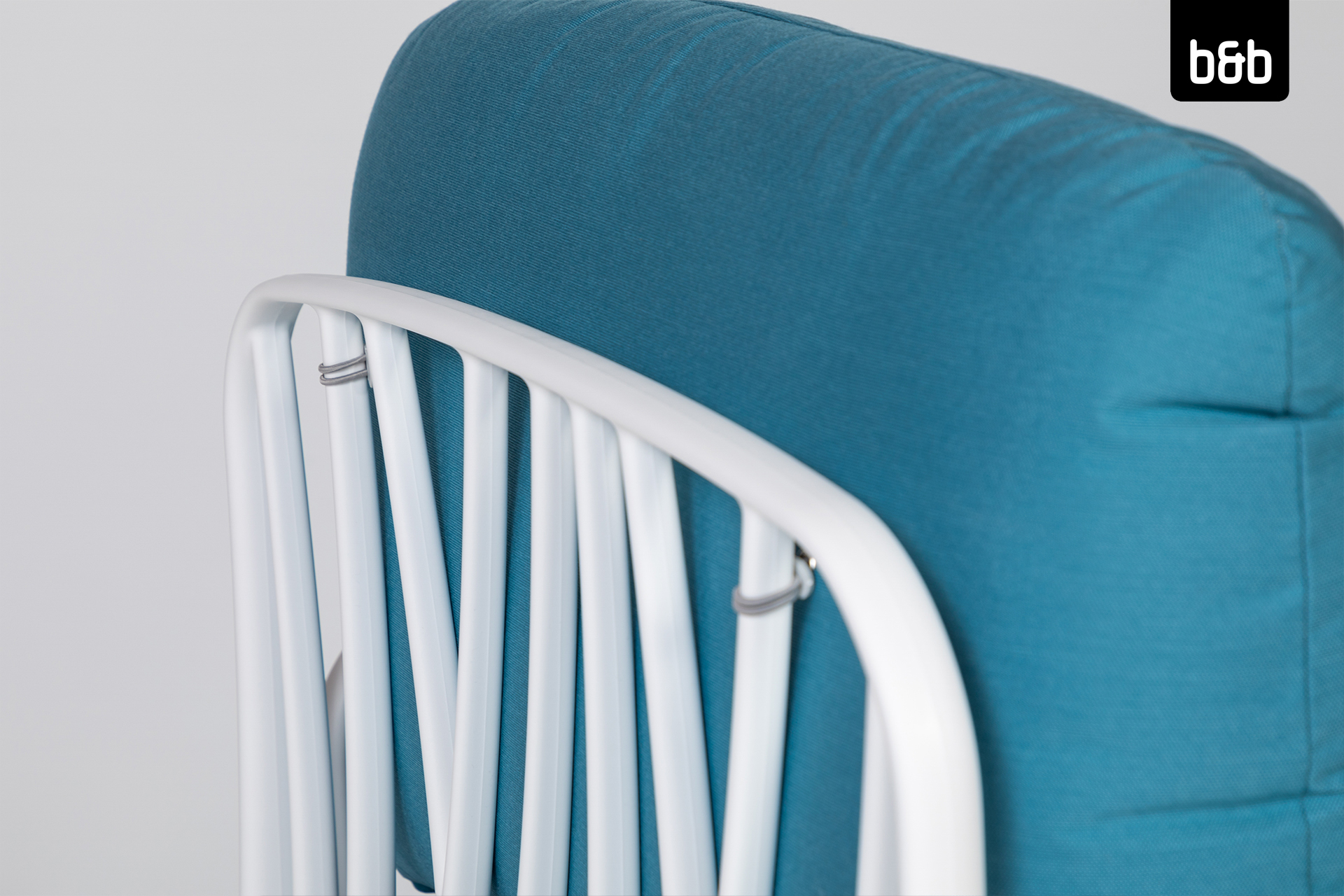 2408-bb-a-76477-nardi_komodo_weiss-loungesessel_kissen_adria-blau-04-172.jpg
