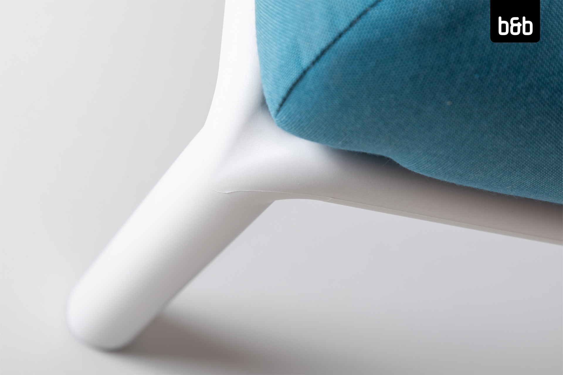 2408-bb-a-76477-nardi_komodo_weiss-loungehocker_kissen_adria-blau-02-165.jpg