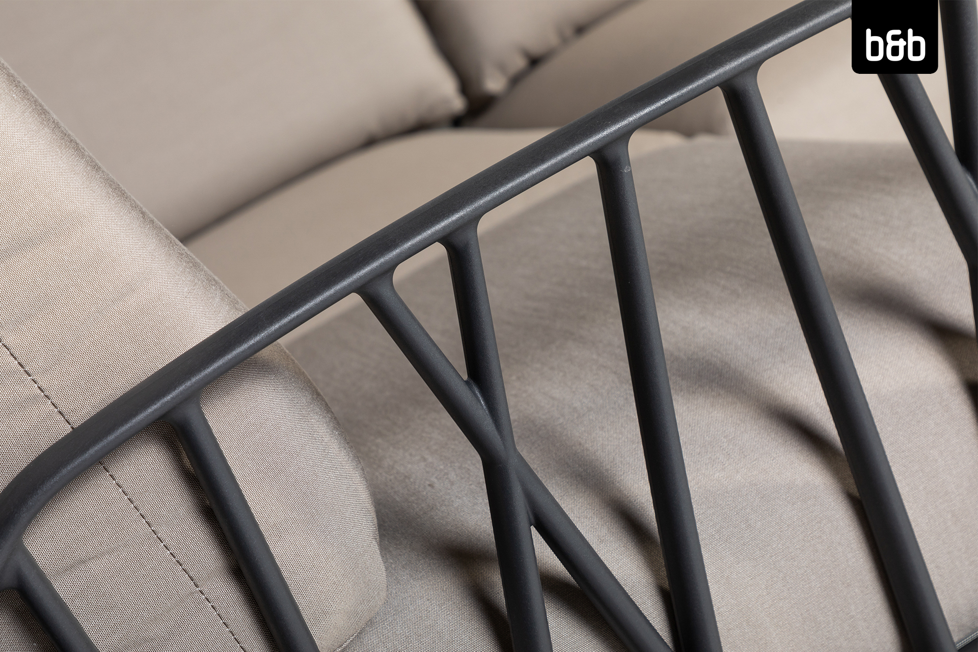 2408-bb-a-76479-nardi_komodo_anthrazit-loungesofa_5sitzer_kissen_grau-02-030.jpg