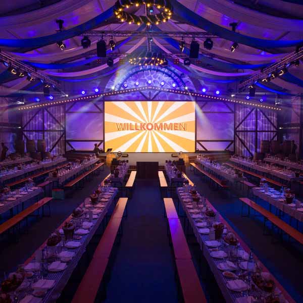 Mercedes-Benz Family Dinner auf dem Cannstatter Wasen